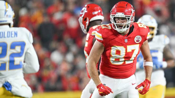 Huge shout out to Travis Kelce, who made history tonight after the Chiefs 19-17 win over the Chargers by becoming the fastest tight end in NFL history to reach 12,000 yards...