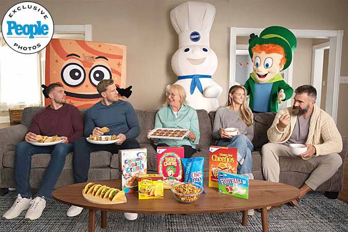 PEOPLE has the exclusive premiere of a new General Mills spot starring Jason, Kylie and Donna Kelce, as well as brothers TJ and JJ Watt, as they encourage fans to embrace their game-day rituals this season...