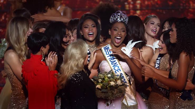 Miss France pageant names 34-year-old winner after rule change...