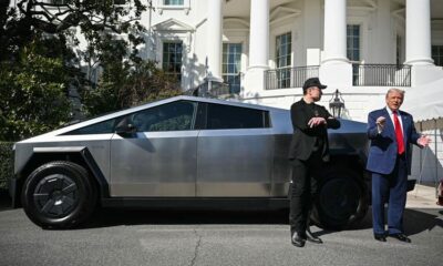 Trump poses with Teslas in front of the White House, the company’s slumping stock climbs...